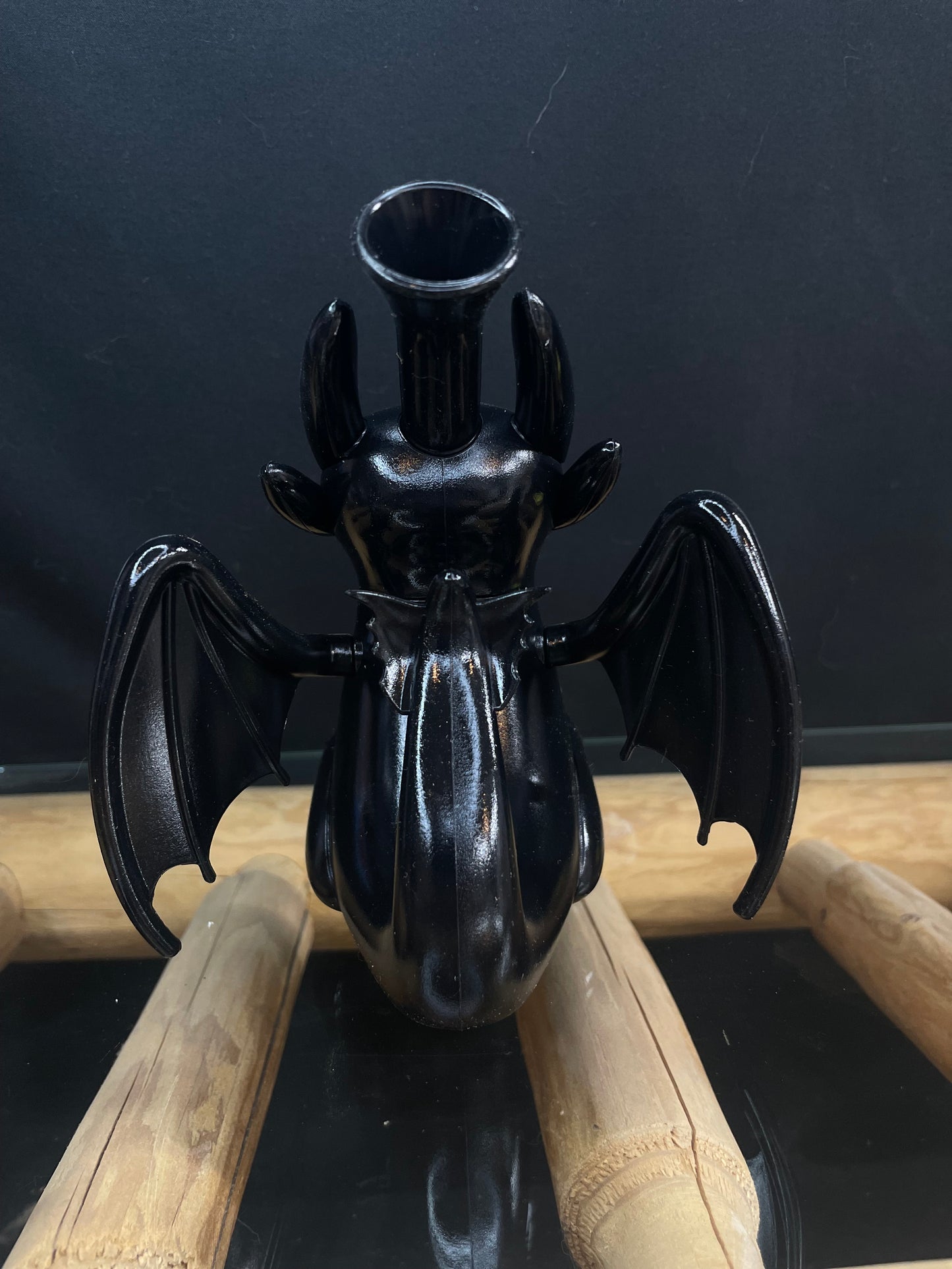 Toothless Silicone Bong